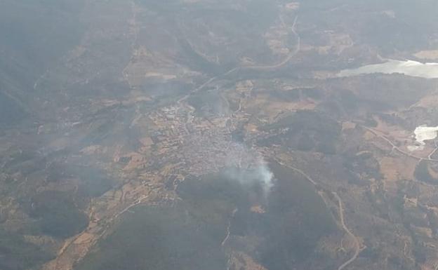 El Infoca da por controlado el incendio de Siles
