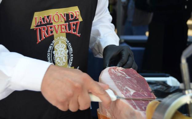 Trevélez llevará la 'batalla del jamón' a los tribunales