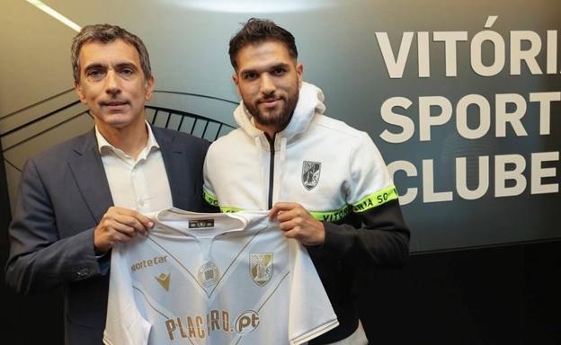 Antoñín firma cedido con opción de compra por el Vitória de Guimaraes