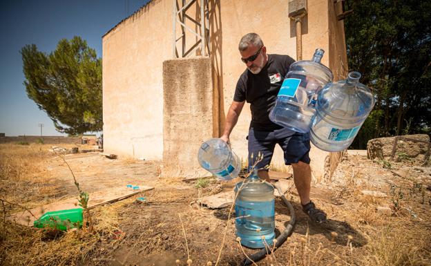 Una avería en un ramal de una tubería principal deja sin agua a 18.000 vecinos del cinturón