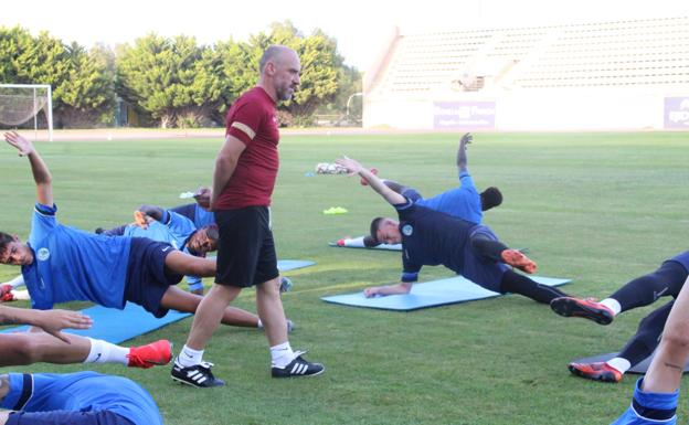 Fin de semana, sin movimientos, en lo referente al anuncio de nuevos fichajes en el Pvo. El Ejido