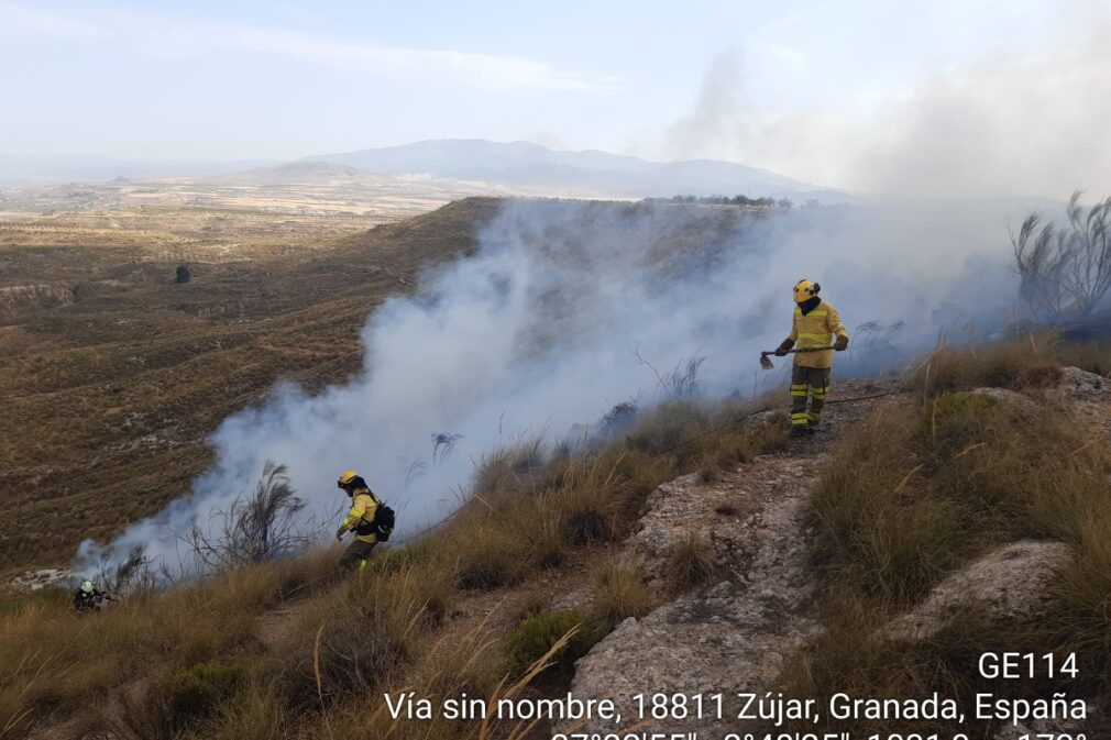 Extinguidos dos incendios en Zújar y Húescar y falsa alarma en Gorafe tras caer un rayo cerca de la Casa de Cristal