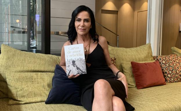 La reportera Lydia Cacho cuenta su vida para diseccionar México