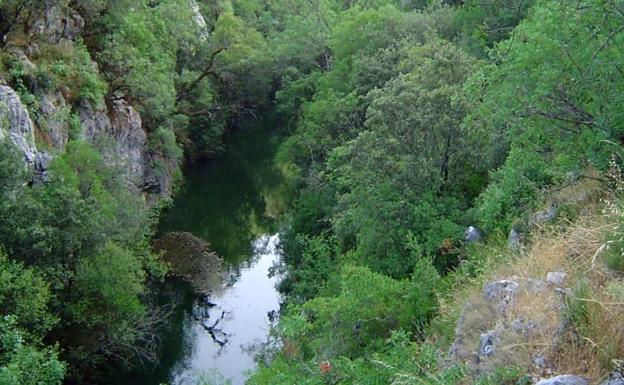 Rescatado un menor tras precipitarse en el paraje de la Cerrada del Utrero en Cazorla