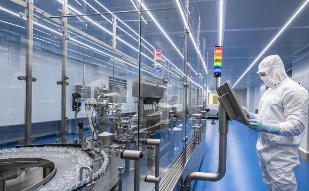 Llega la vacuna española contra el covid: Bruselas firma con Hipra la compra de 250 millones de dosis