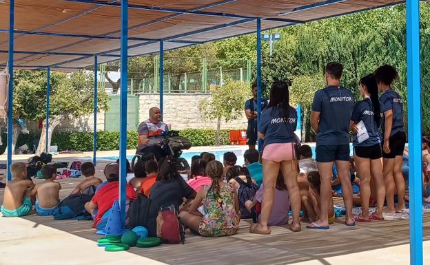 ¡Al agua, patos! Con cabeza, no de cabeza