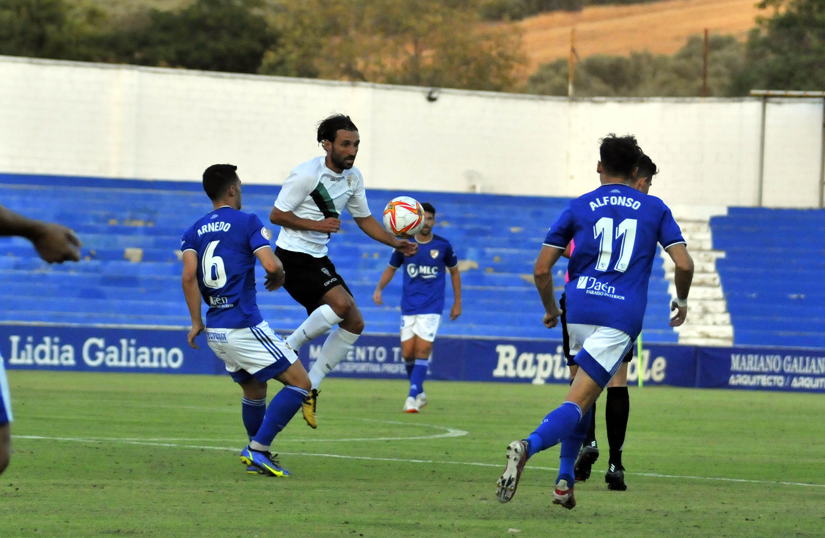 Al Linares le falta ponerle las guindas al pastel de la plantilla