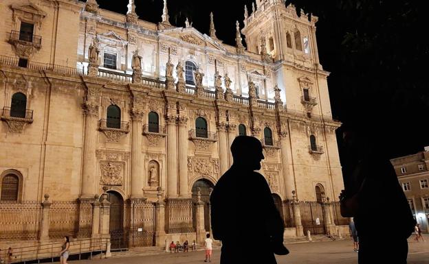 La Catedral mantendrá la iluminación nocturna