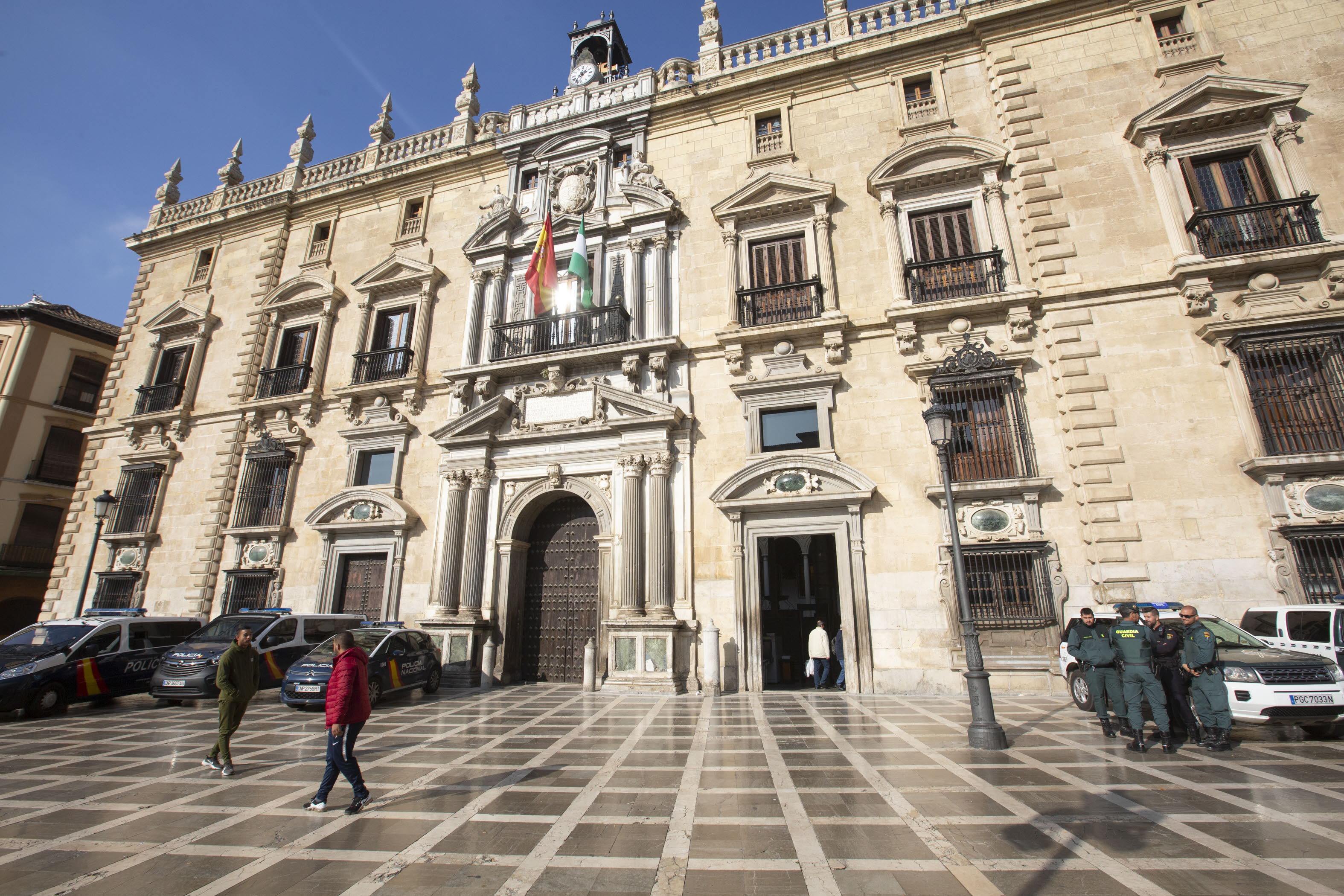 Le piden cinco años de prisión por tratar de estafar en Granada a su mujer con el divorcio