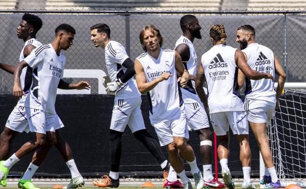 El 'supercampeón' Real Madrid prepara el rodillo en Almería