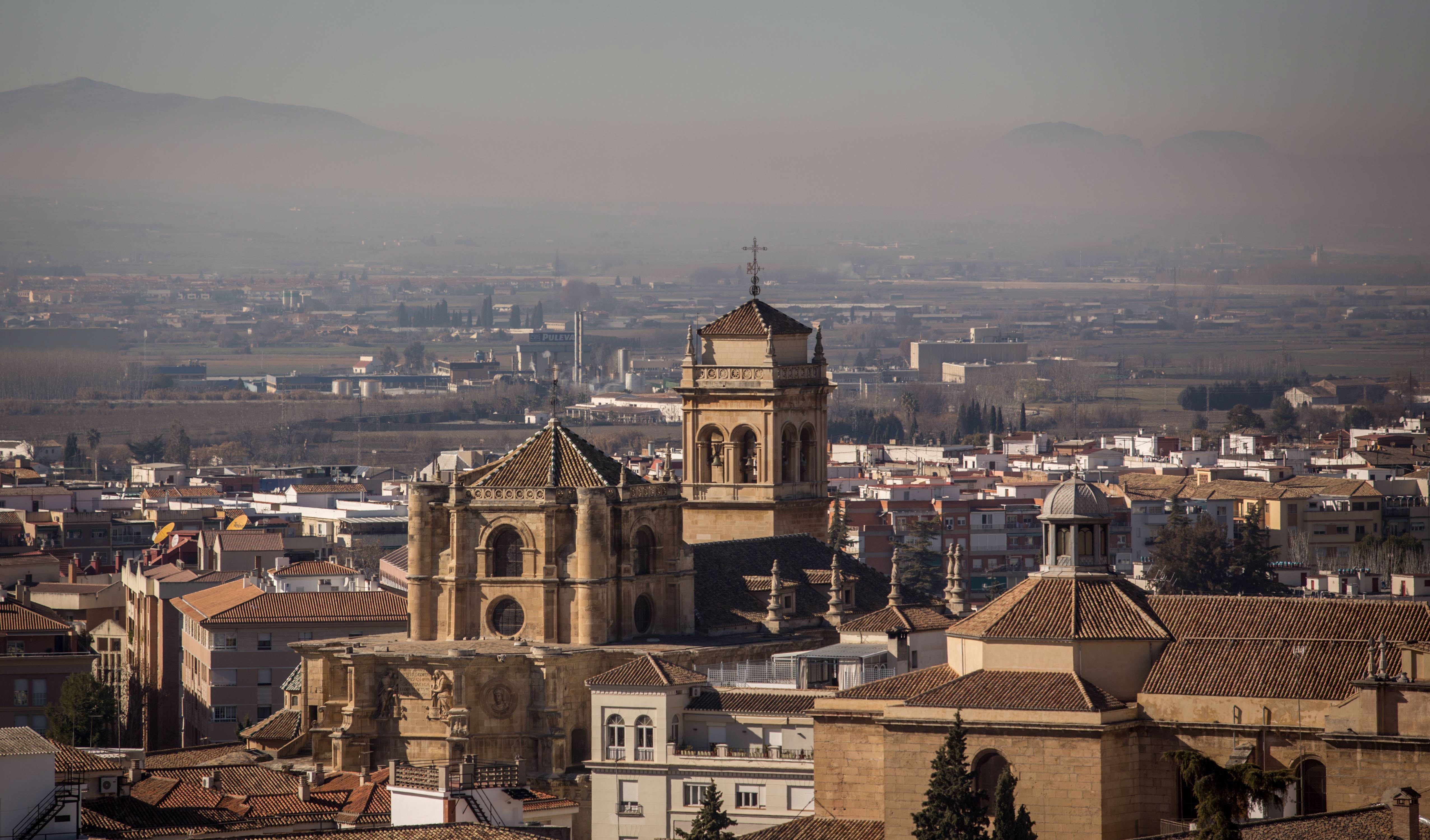 Granada, entre las diez ciudades de España con niveles más altos de contaminación