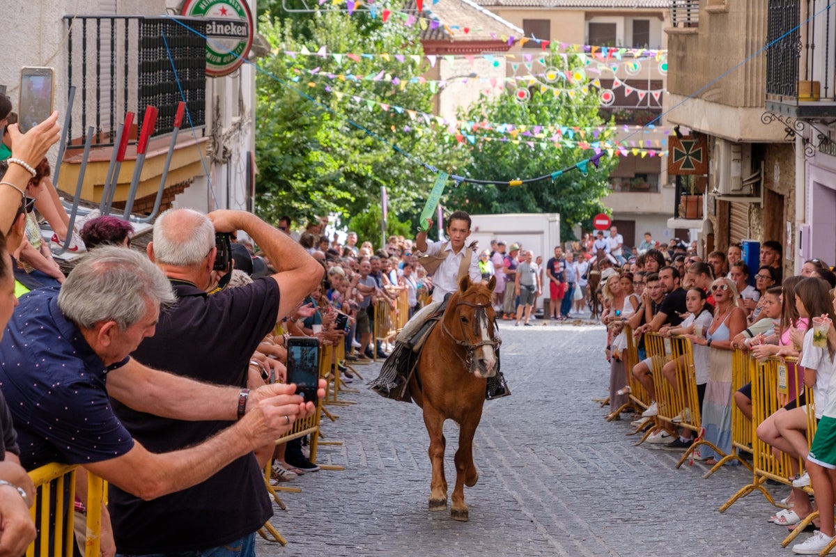 Güéjar Sierra recupera sus carreras de cintas a caballos