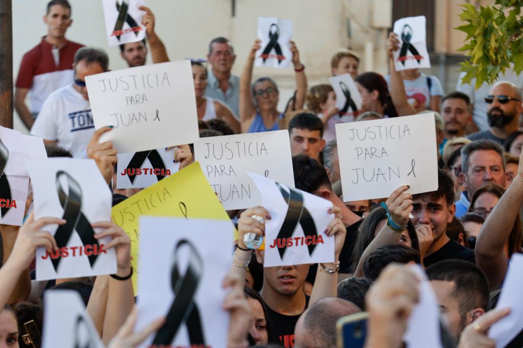 Íllora se echa a la calle y clama justicia