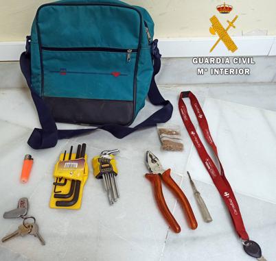 Dos hombres acaban en prisión tras perder una mochila en una de las fincas que robaron