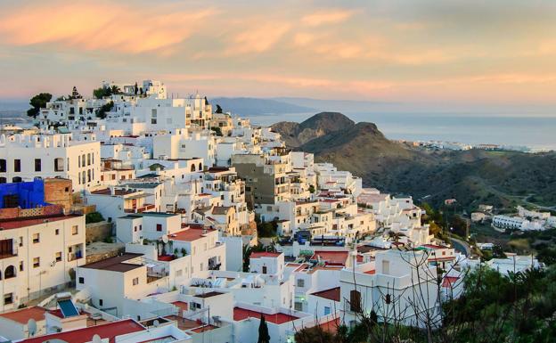 El turismo incrementa en más del 25% la población de 42 municipios de la provincia