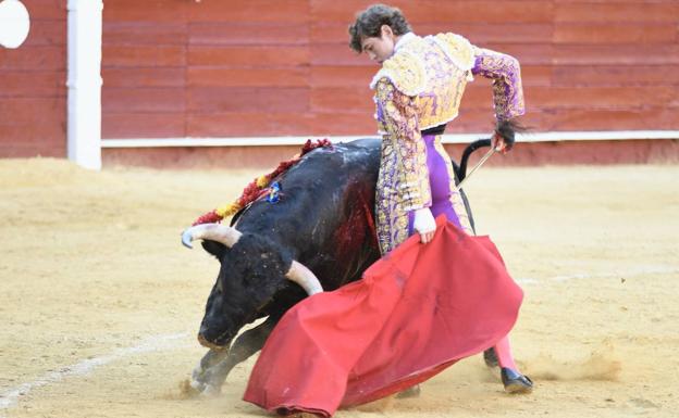 En los carteles han puesto un nombre: Jorge Martínez