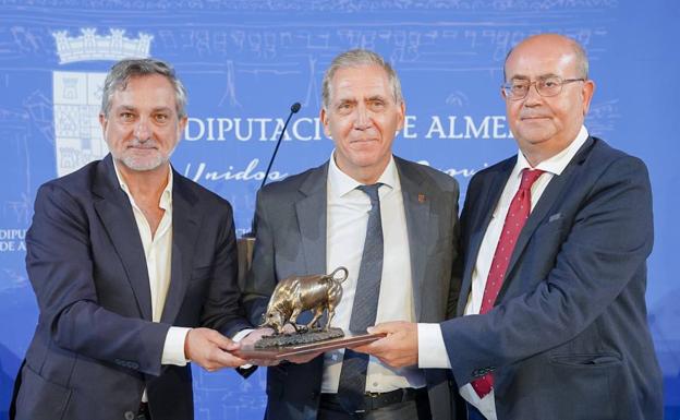 La Feria de Almería se pone en marcha con el Pregón del Toro de Lidia