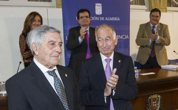 Fallece José Fernández Revuelta, primer presidente de la Diputación de Almería en democracia