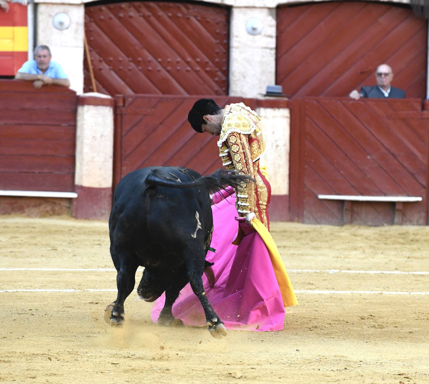 La plaza de toros de Almería, Escuela más de oficio que de arte