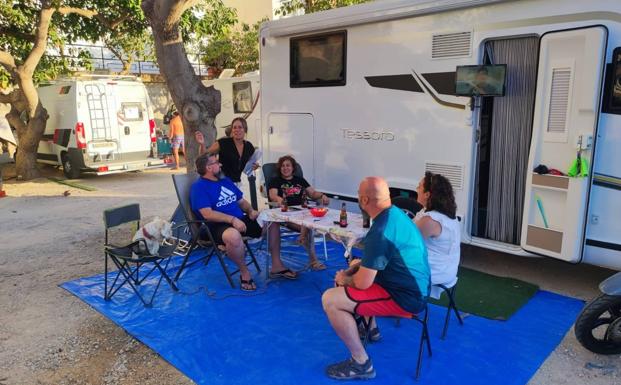 La Herradura resuelve la 'batalla' contra las autocaravanas con la apertura de un área en el centro
