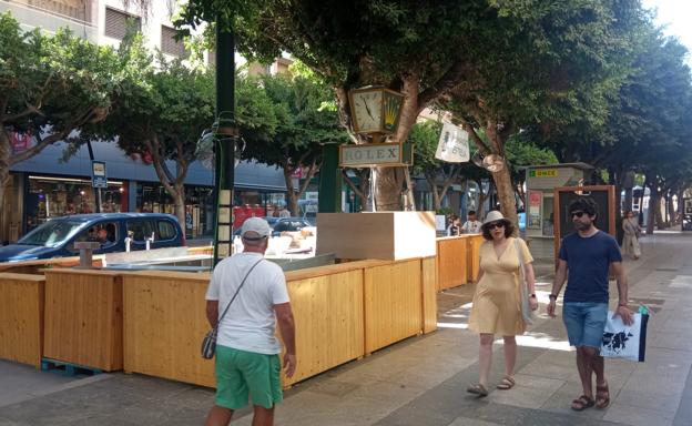 Los ambigús vuelven al Paseo al mediodía tras más de un lustro