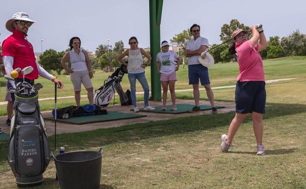 Más de un centenar de jugadores disfruta del Trofeo de Feria en El Toyo