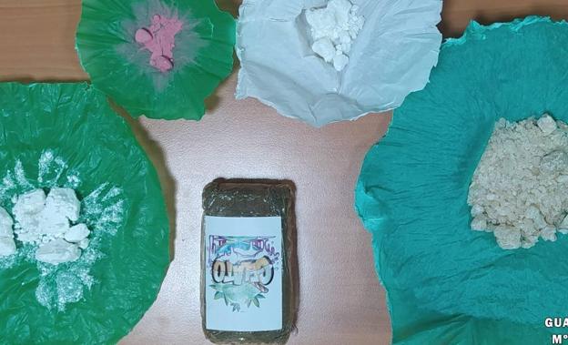 Detenido un vecino de Churriana por llevar un arsenal de drogas en el coche en la A-92