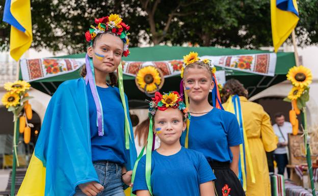 Almería se vuelca con Ucrania en el concierto solidario de la Plaza Vieja