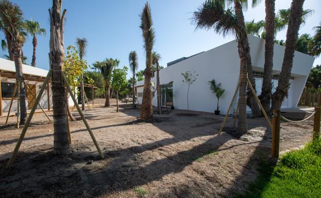 Playa Granada abrirá su primer centro náutico en septiembre