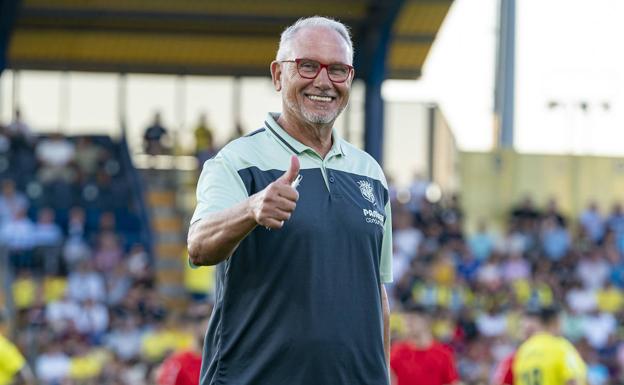 Miguel Álvarez: «El Granada empieza ganando los partidos por su masa social»