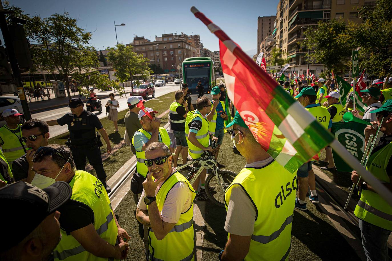Los sindicatos anticipan un otoño caliente en Granada por la negociación de convenios