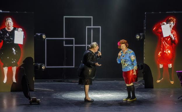 La humorística crítica de Antonia y Omaíta desternilla a los almerienses ante el 'último verano'