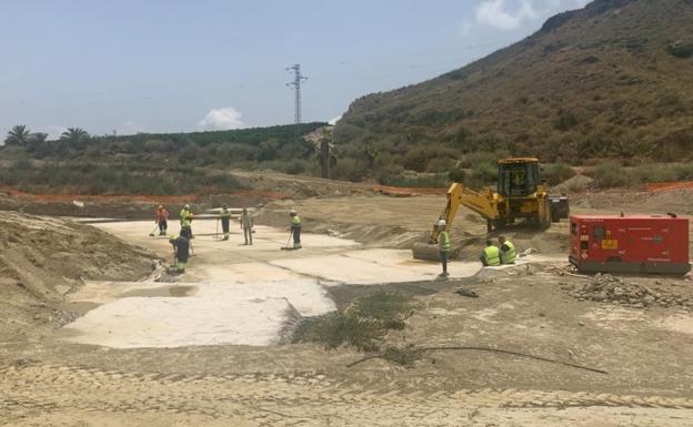 El Gobierno amplía hasta en tres años el plazo de ejecución de los tramos del AVE entre Murcia y Almería