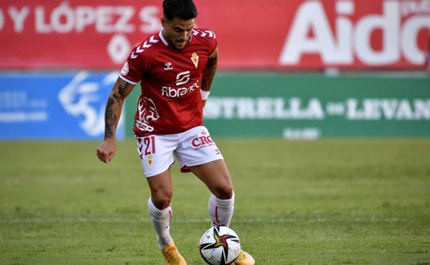El Linares cierra su ataque con la llegada del extremo Fran García desde el Real Murcia