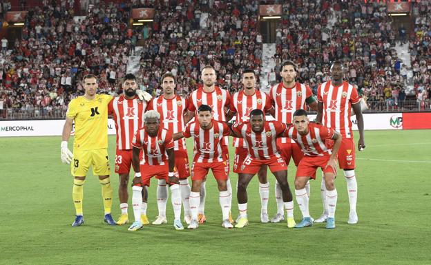 El Almería hace su once con los protagonistas del ascenso a Primera