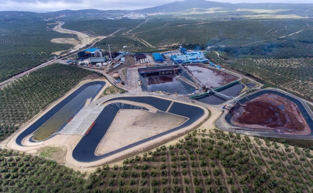 La mayor orujera del mundo, en Jaén, sigue parada a un mes del inicio de la aceituna por el gas
