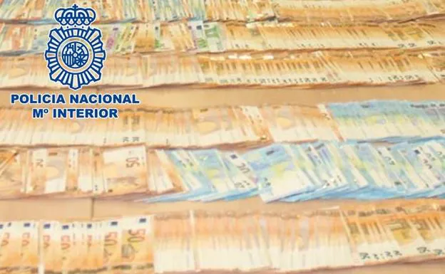 Detenido con 10.400 euros en la Estación de Autobuses de Granada tras venderle maría a un extranjero