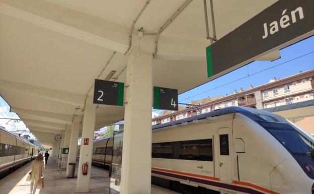 La adquisición de los abonos gratuitos de Renfe «se dispara» un 275% en Jaén