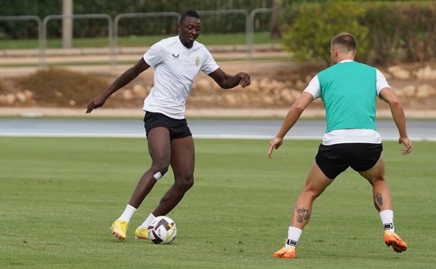 Límite 24 horas para que la reconstrucción de la UD Almería pueda ser una realidad