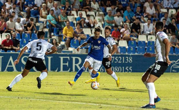 Unionistas y Linares, los equipos revelación de la pasada campaña, se ven las caras a las 12:00 horas este domingo
