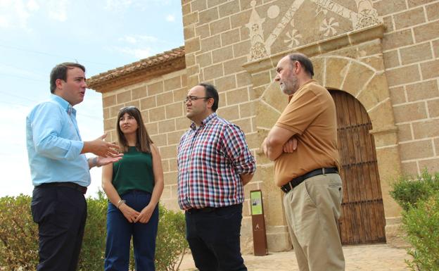 Los tres siglos de historia de la ermita de Alcolea, al descubierto