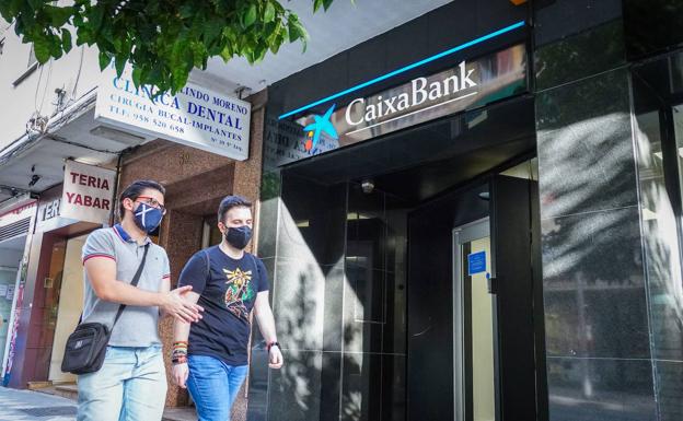 El aviso de CaixaBank a sus clientes por los pagos con las tarjetas de crédito