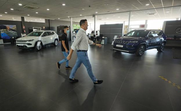 La venta de coches en Granada se estancan y es la mitad que antes de la pandemia