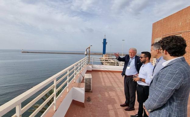 La mayor compañía de cruceros de lujo se interesa por Almería