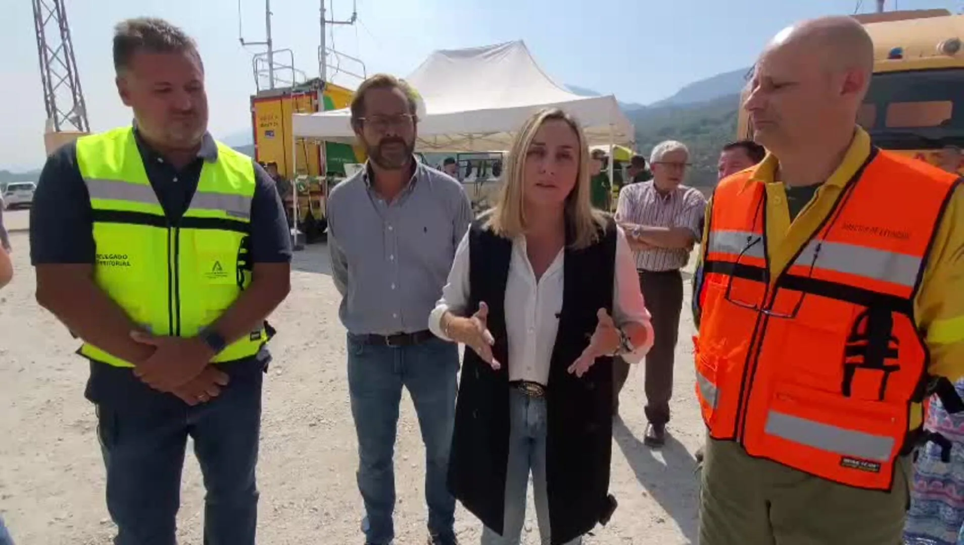 La Junta pide «confianza» en los profesionales de Infoca a los vecinos afectados por el incendio