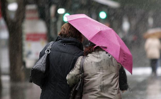 Un río de humedad amenaza con fuertes tormentas en Almería