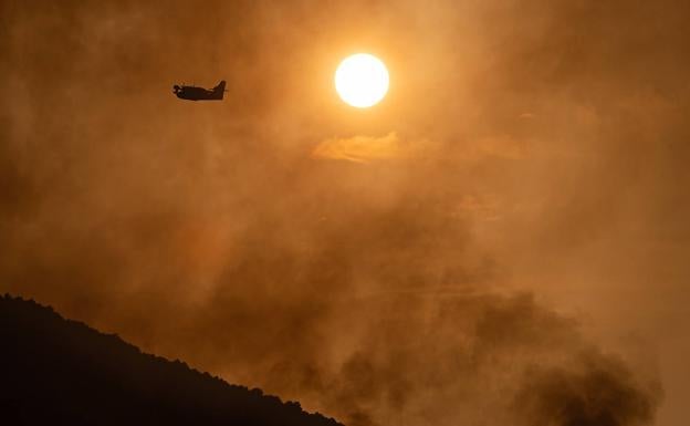 El incendio de Los Guájares se respira en Granada y la calidad del aire pasa a ser «desfavorable»