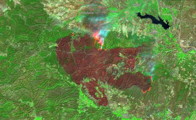 Las 5 noticias que debes conocer sobre el incendio de Los Guájares este lunes