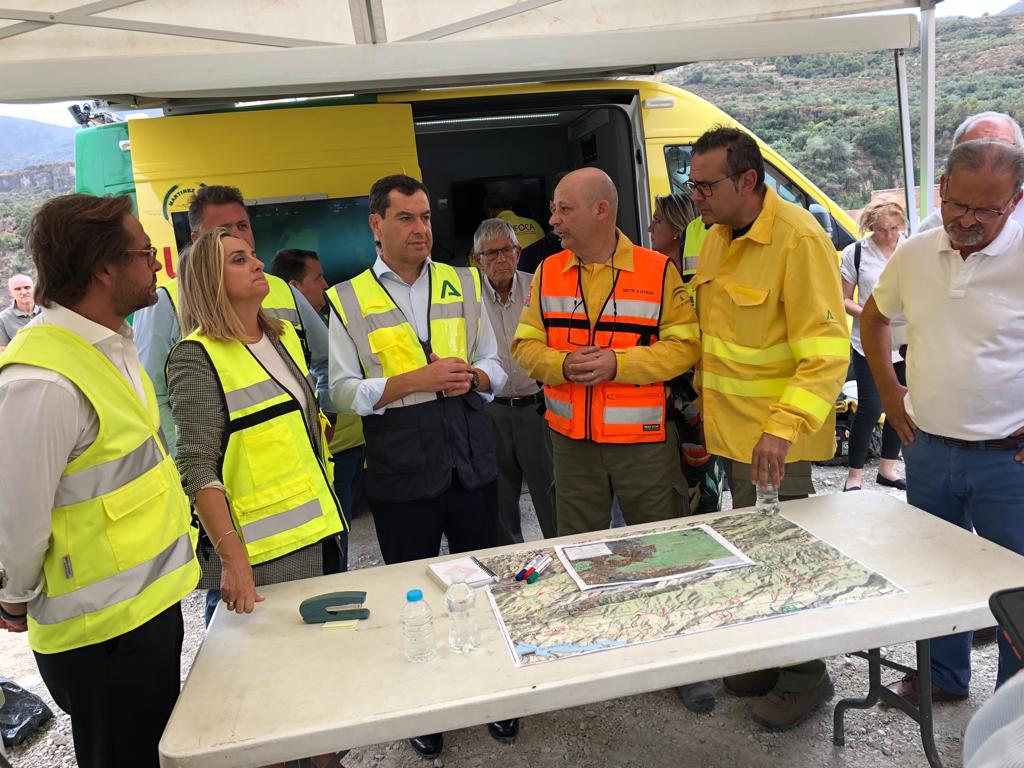 Moreno confía «avanzar» con el fuego de Los Guájares si el viento da «tregua» por la noche