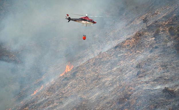 Granada duerme oliendo el incendio y la calidad del aire empeora en toda la provincia